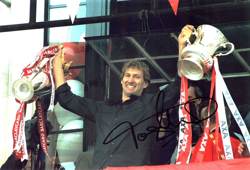 Lot 276: Tony Adams signed 12x8inch colour photo.