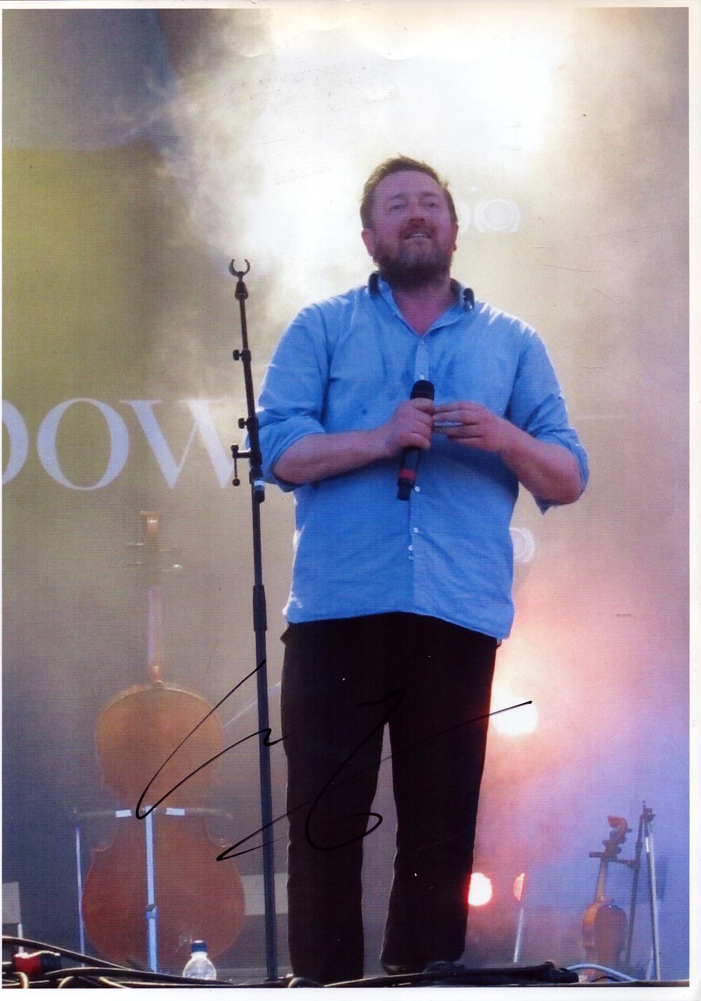 Lot 299: Guy Garvey (Elbow) signed 12x8inch colour photo.