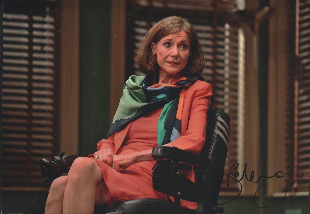 Lot 324: Belinda Lang signed 10x8inch colour photo.