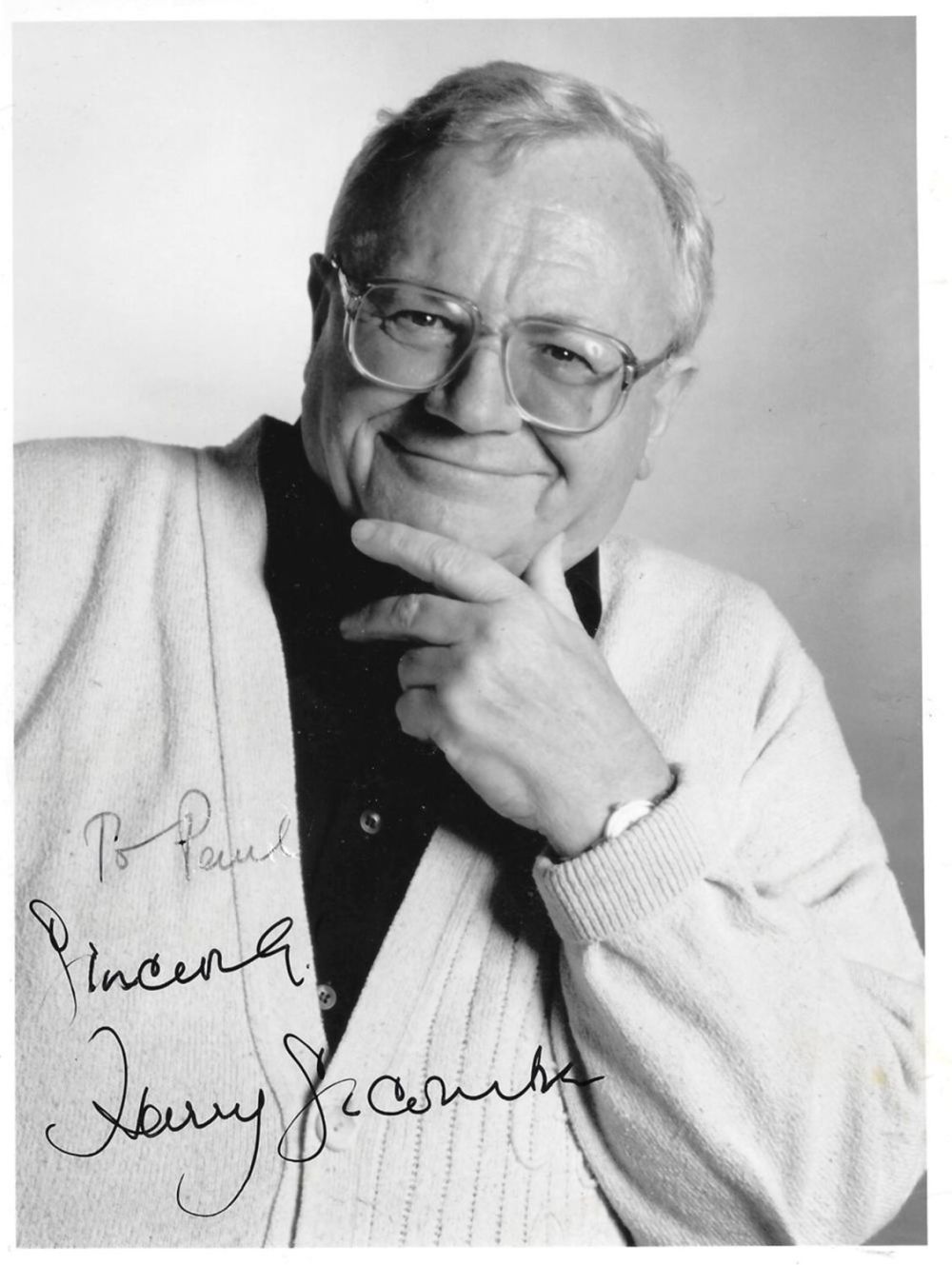 Lot 388: Actor and Comedian, Harry Secombe signed 6x5 black...