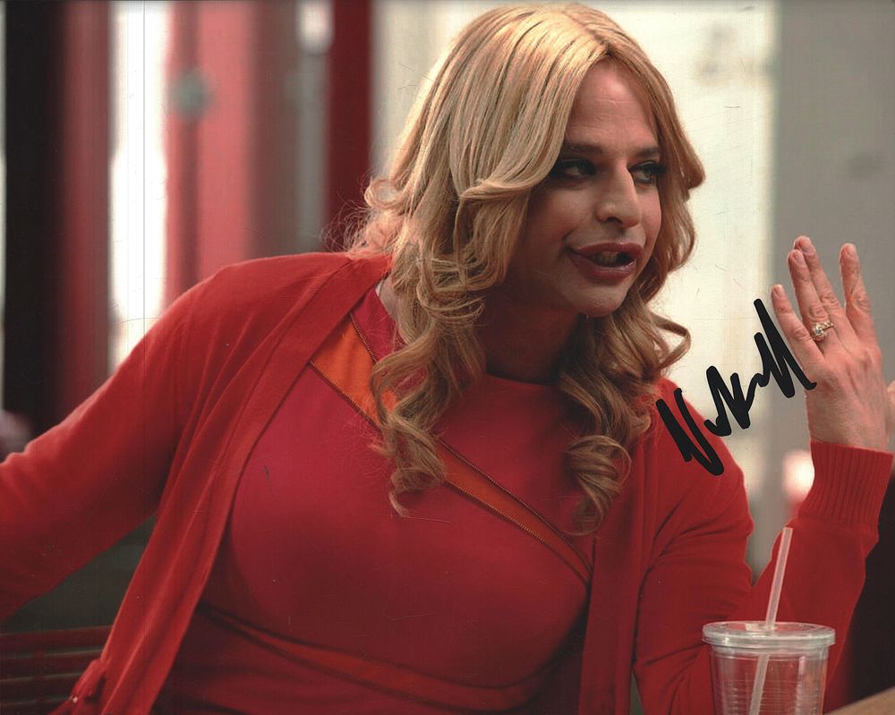 Lot 359: Nick Kroll signed 10x8inch colour photo.
