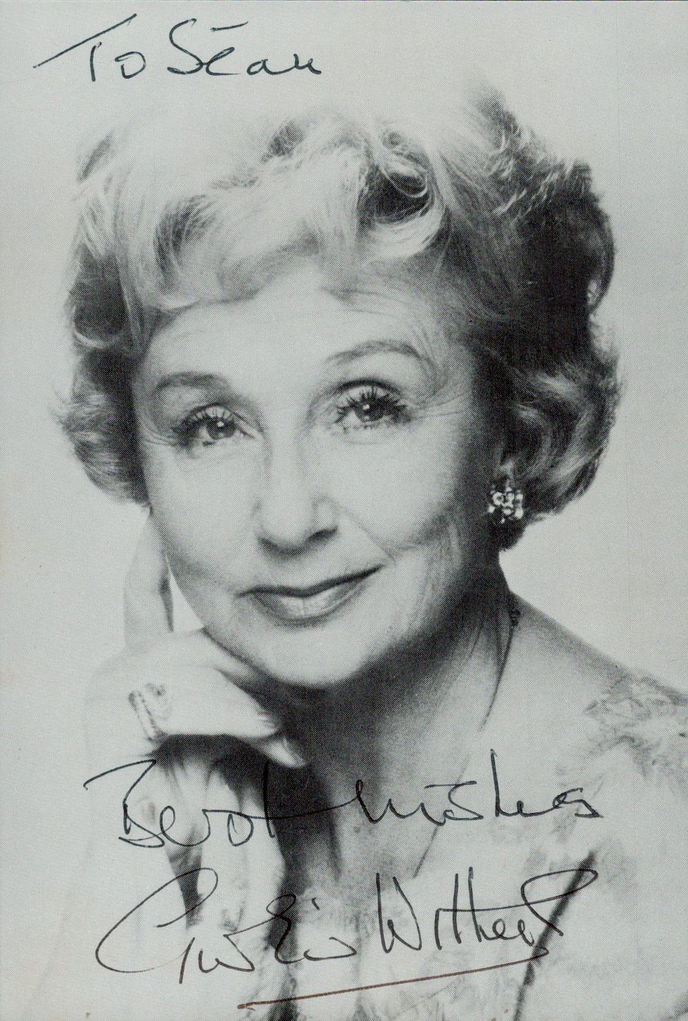 Lot 643: Googie Withers signed black & white photo 6x4...