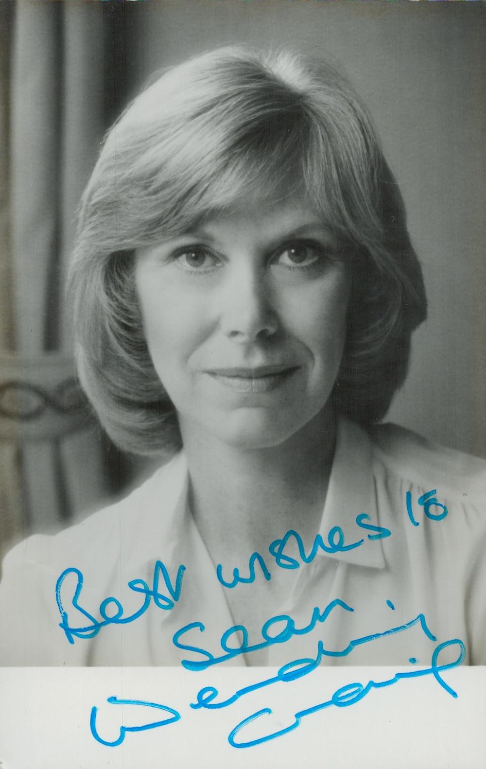 Lot 660: Wendy Craig signed black & white photo 5.5x3.5...