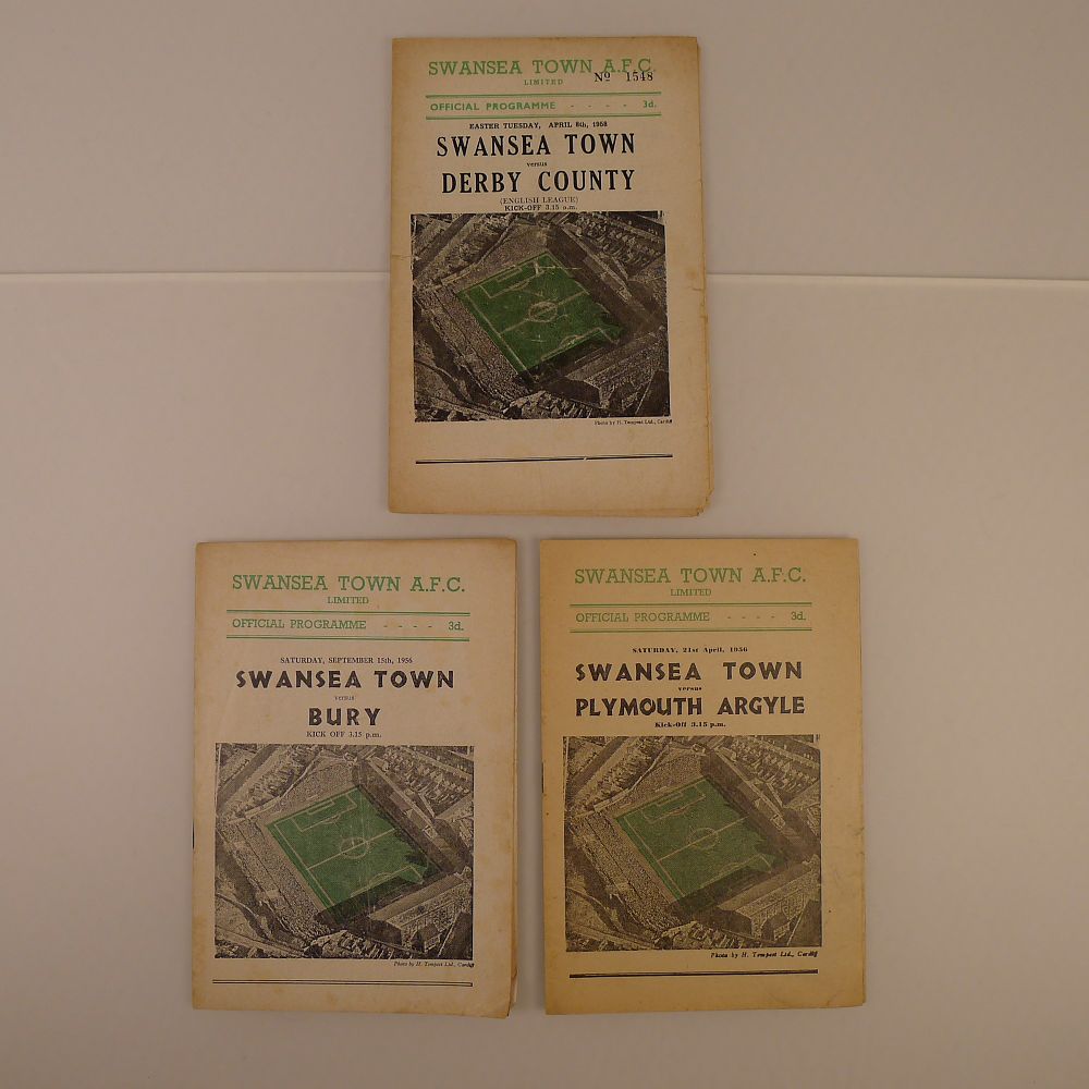Lot 153: 3 x Swansea Town/City 1956-58 football programmes, Vs...