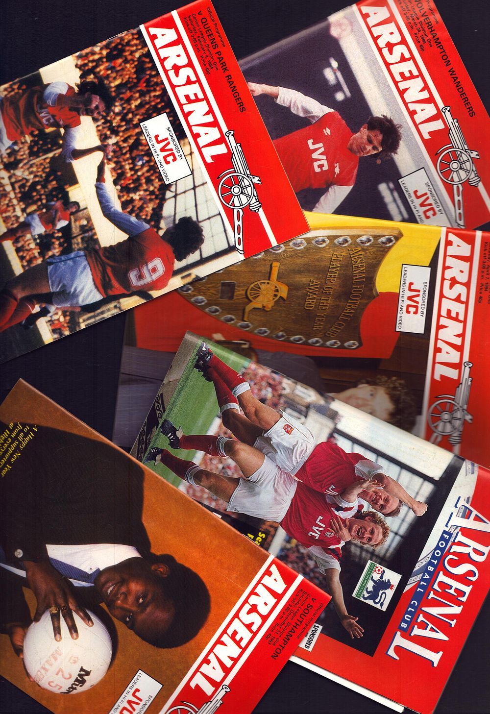Lot 512: 5x Arsenal official programme, v Southampton division one...