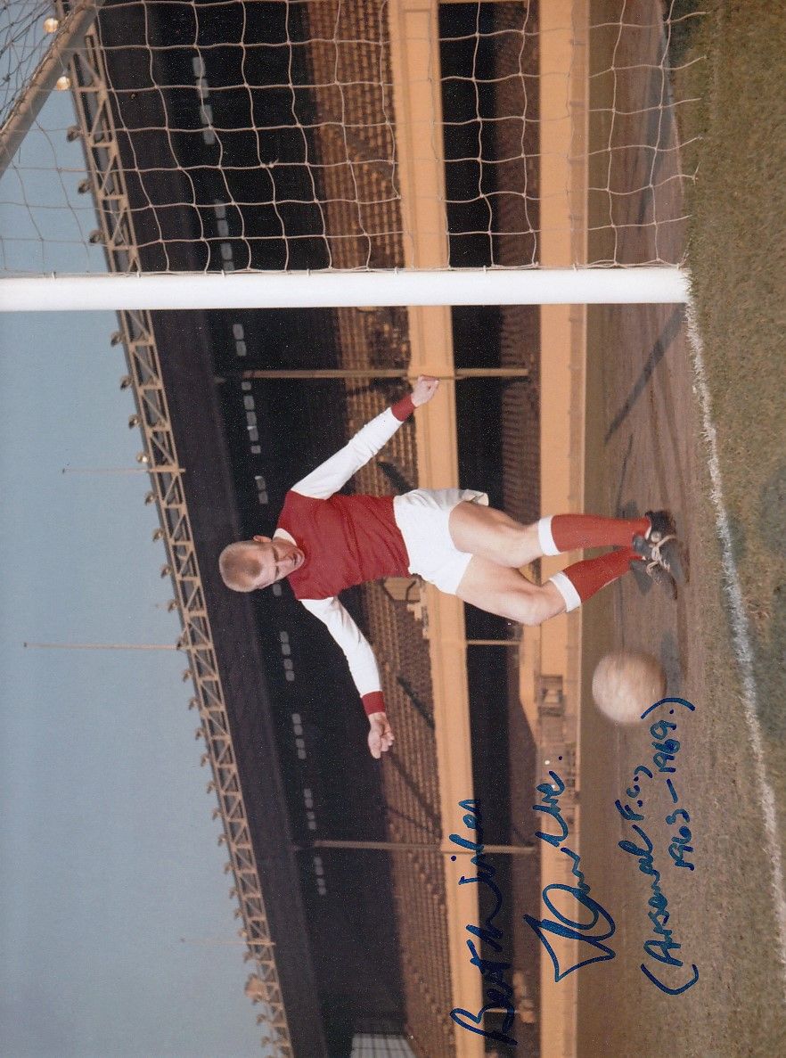Lot 361: Autographed IAN URE 8 x 6 Photo :...