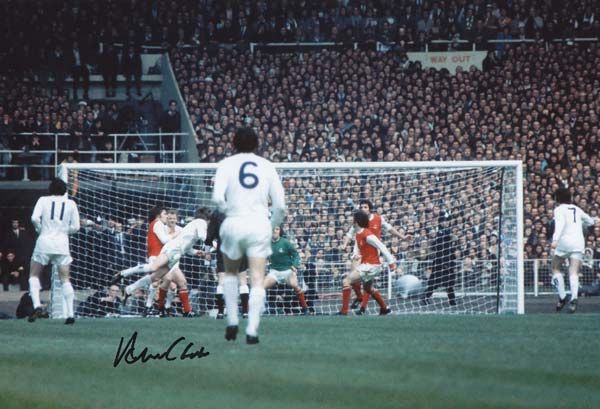 Lot 366: Autographed ALLAN CLARKE 12 x 8 Photo :...