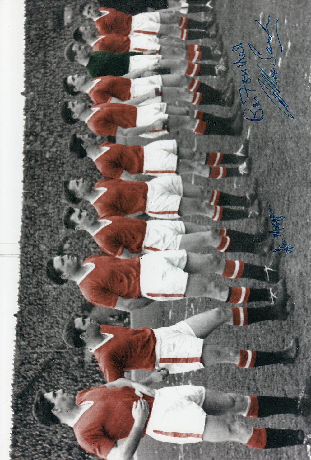 Lot 370: Autographed MAN UNITED 12 x 8 Photo :...