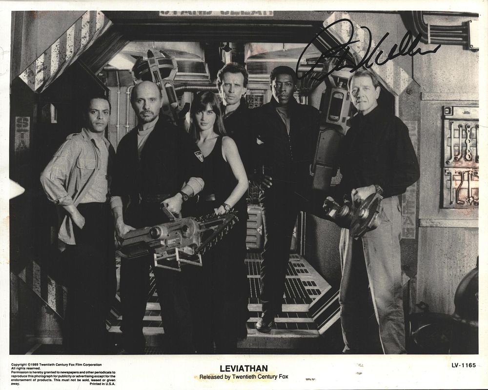 Lot 477: PETER WELLER Actor signed ‘Leviathan’ 8x10 Promo Photo...