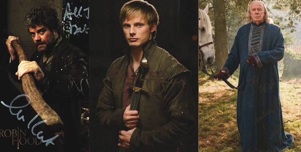 Lot 498: ACTORS 3 signed Colour Photos Richard Wilson, Gordon...