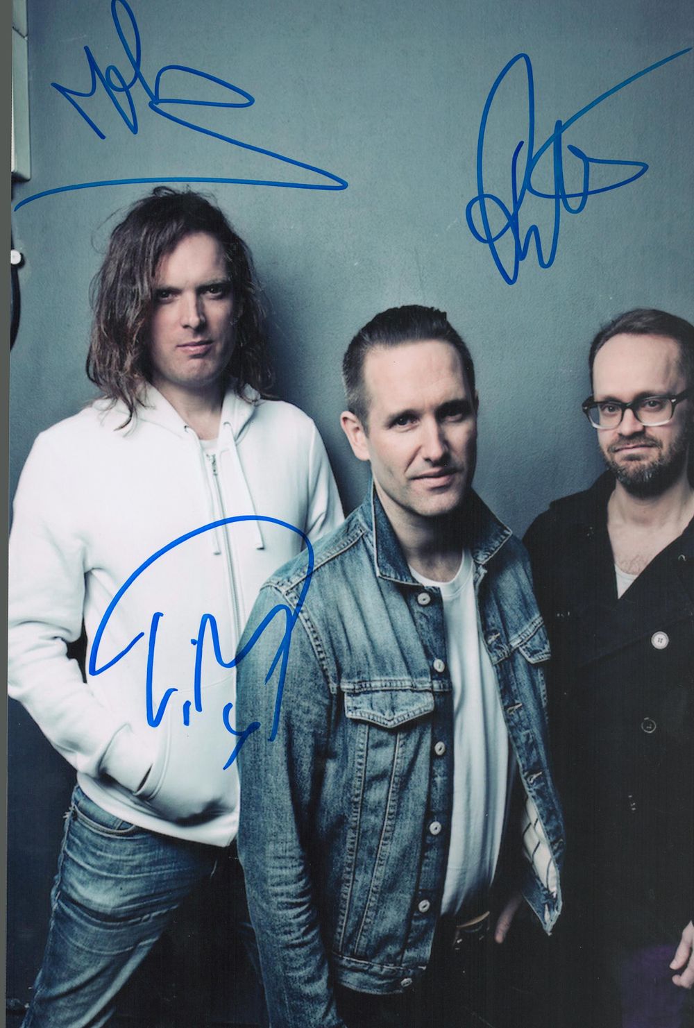 Lot 586: Ash signed colour photograph 12x8, signatures Tim Wheeler,...