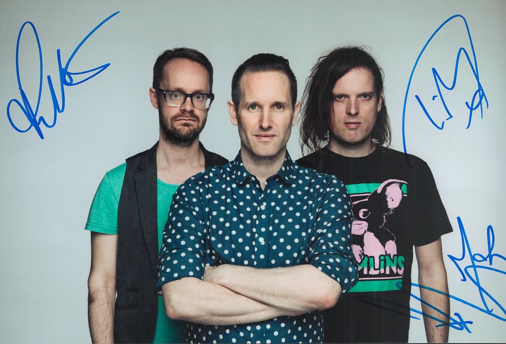 Lot 587: Ash signed colour photograph 12x8, signatures Tim Wheeler,...