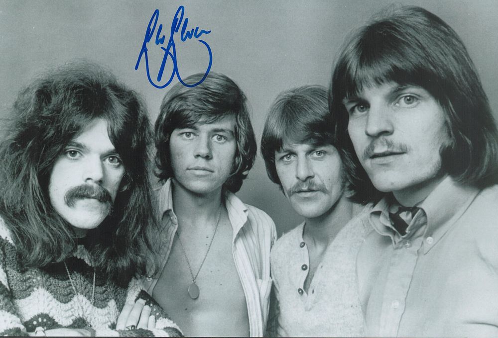 Lot 595: Bev Bevan signed 12x8 black and white photograph...