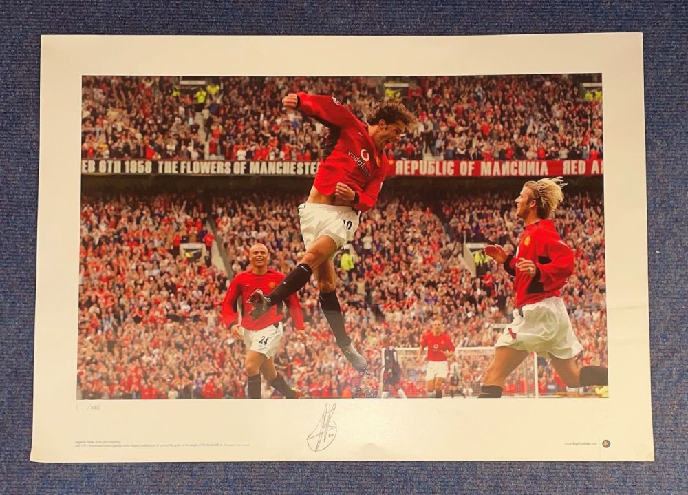 Lot 614: Ruud Van Nistelrooy Man United signed 16 x...