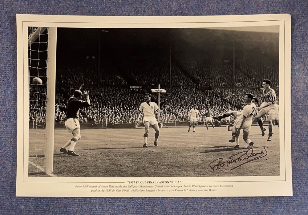Lot 690: Peter McParland Aston Villa signed 18 x 12...