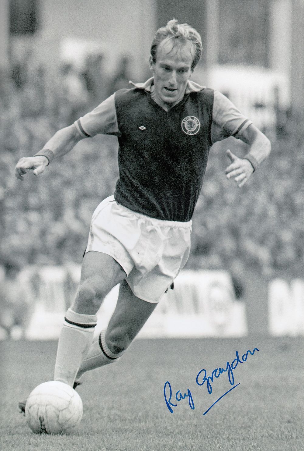 Lot 300: Autographed RAY GRAYDON 12 x 8 Photo :...