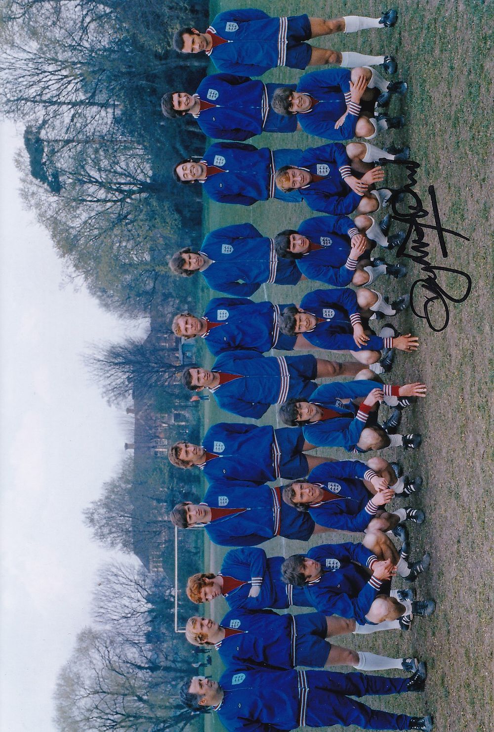 Lot 304: Autographed ROY McFARLAND 12 x 8 Photo :...