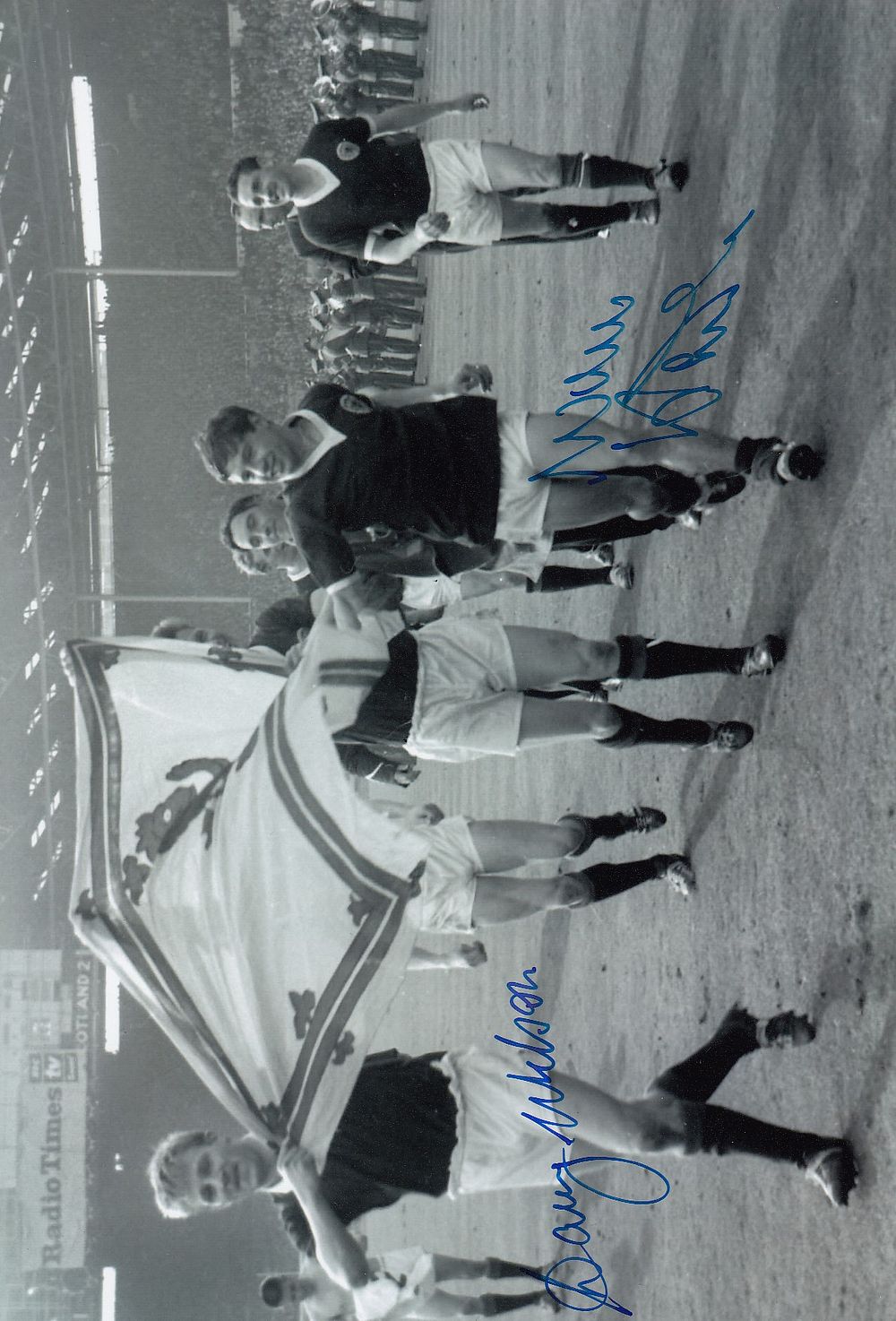 Lot 316: Autographed SCOTLAND 12 x 8 Photo : B/W,...