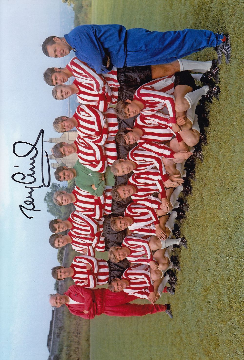 Lot 324: Autographed TONY CURRIE 12 x 8 Photo :...
