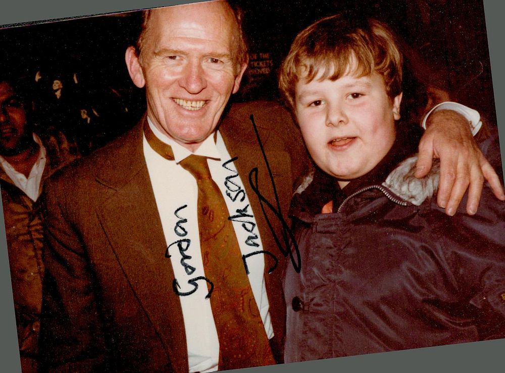 Lot 353: Gordon Jackson signed 6x4inch colour photo. Good condition....