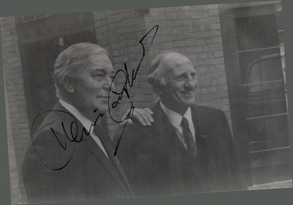 Lot 366: Denis Compton signed 6x4inch black and white photo....