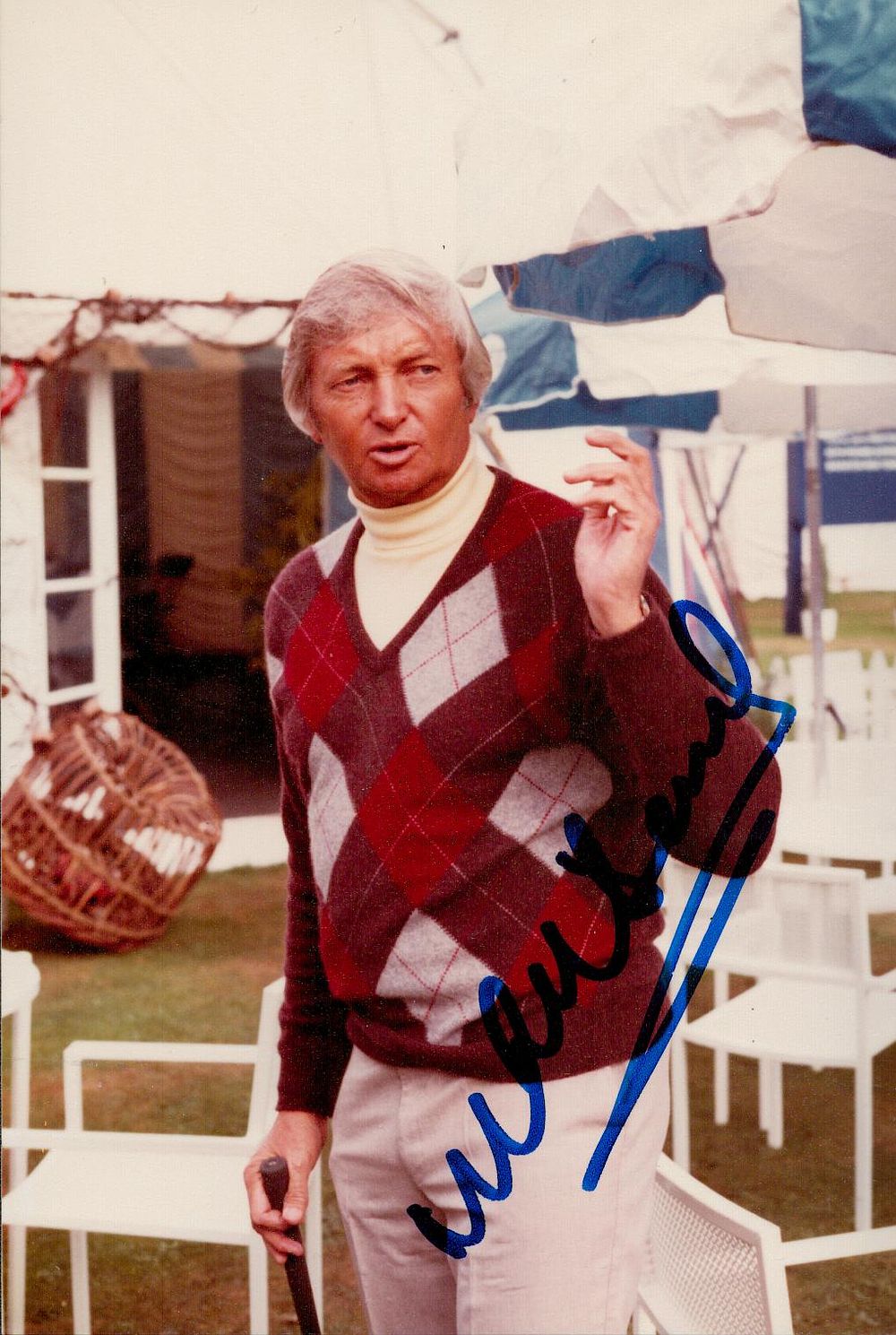 Lot 367: Richie Benaud signed 6x4inch colour photo. Good condition....