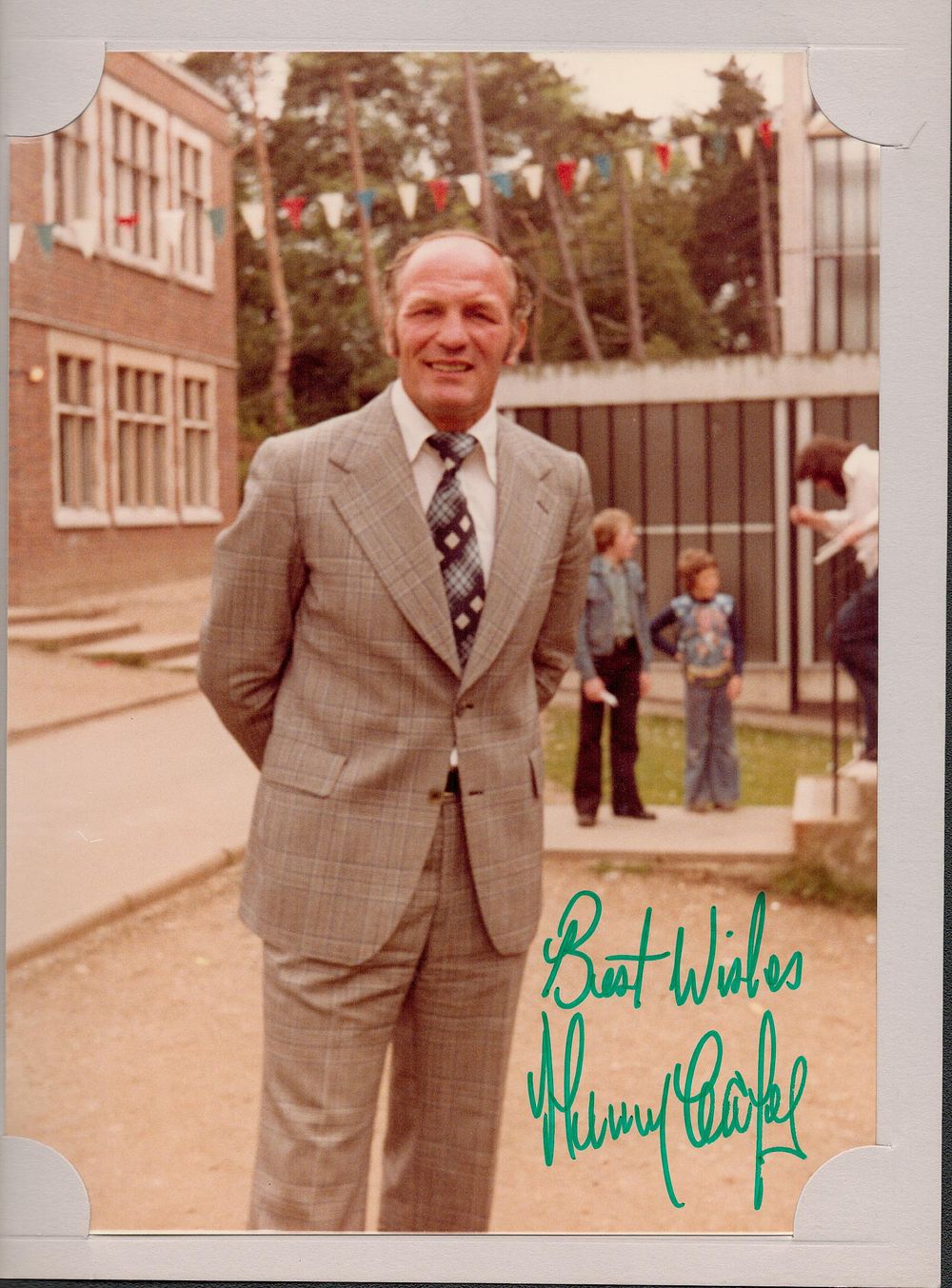 Lot 382: Henry Cooper signed 8x6inch colour photo. Good condition....