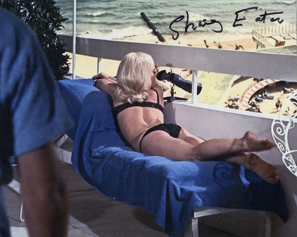 Lot 545: 007 James Bond movie Goldfinger colour 8x10 photo...