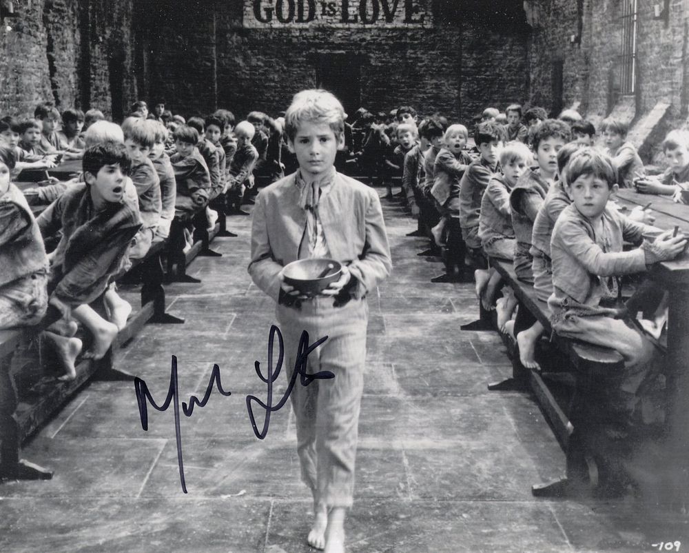 Lot 642: Oliver! Musical movie B&W 8x10 photo signed by...