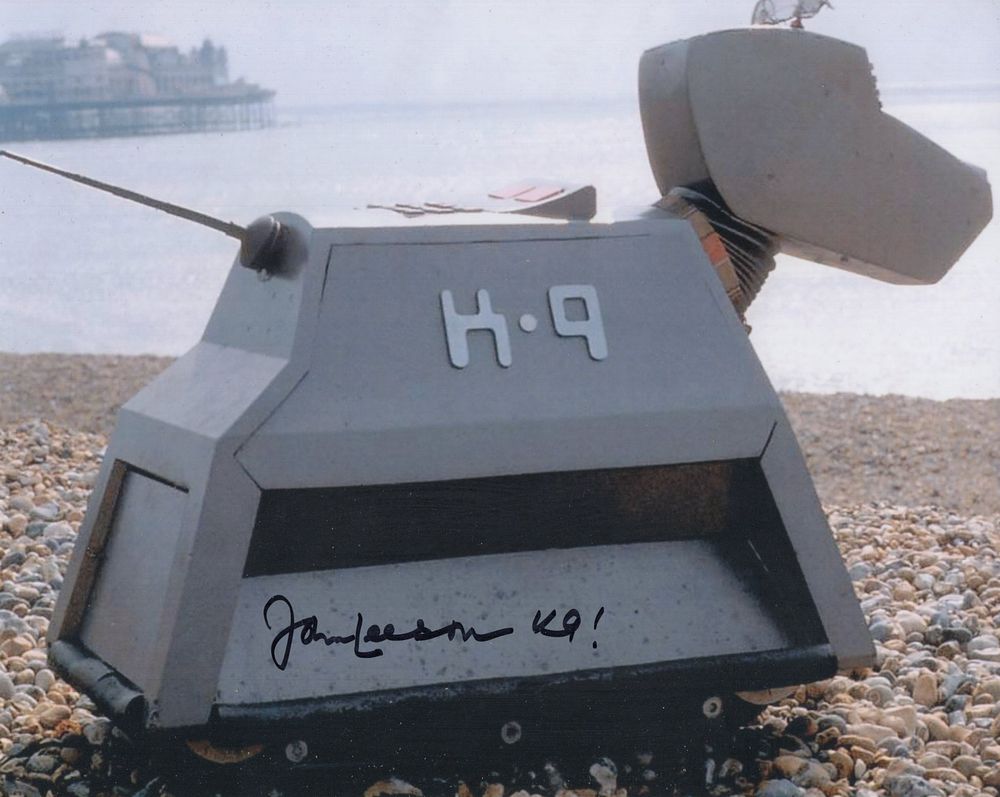 Lot 694: Doctor Who 8x10 B&W scene photo signed by...