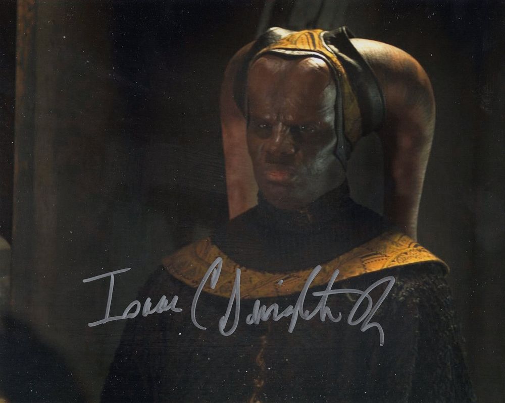 Lot 700: Star Wars The Mandalorian 8x10 inch colour photo...