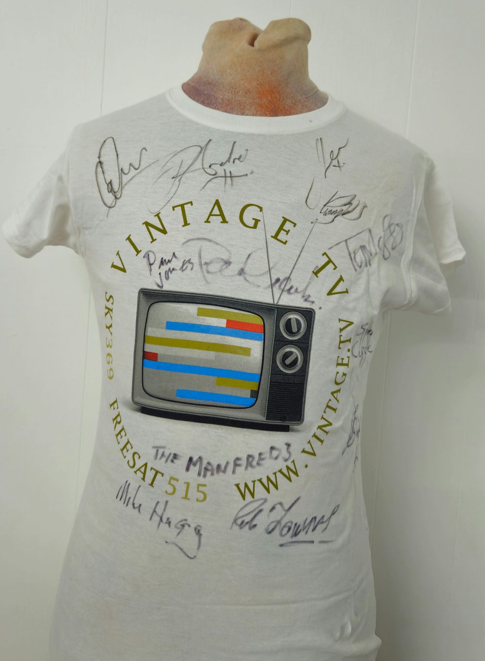 Lot 169: Paul Jones, Mike Hugg, Tom McGuinness, Simon Currie...
