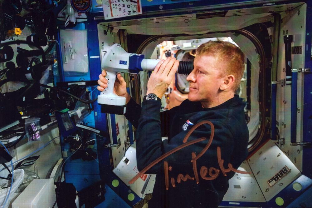 Lot 203: Astronaut Tim Peake signed ESA 6x4inch colour photo....