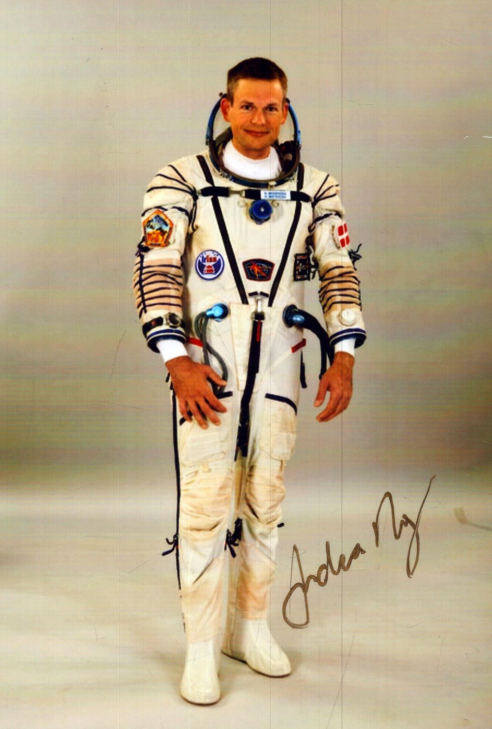 Lot 205: Astronaut Andreas Mogensen signed 6x4inch colour photo. Good...