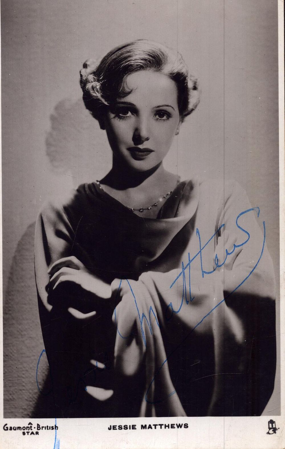 Lot 226: Jessie Mathews signed 6x4inch black and white photo....