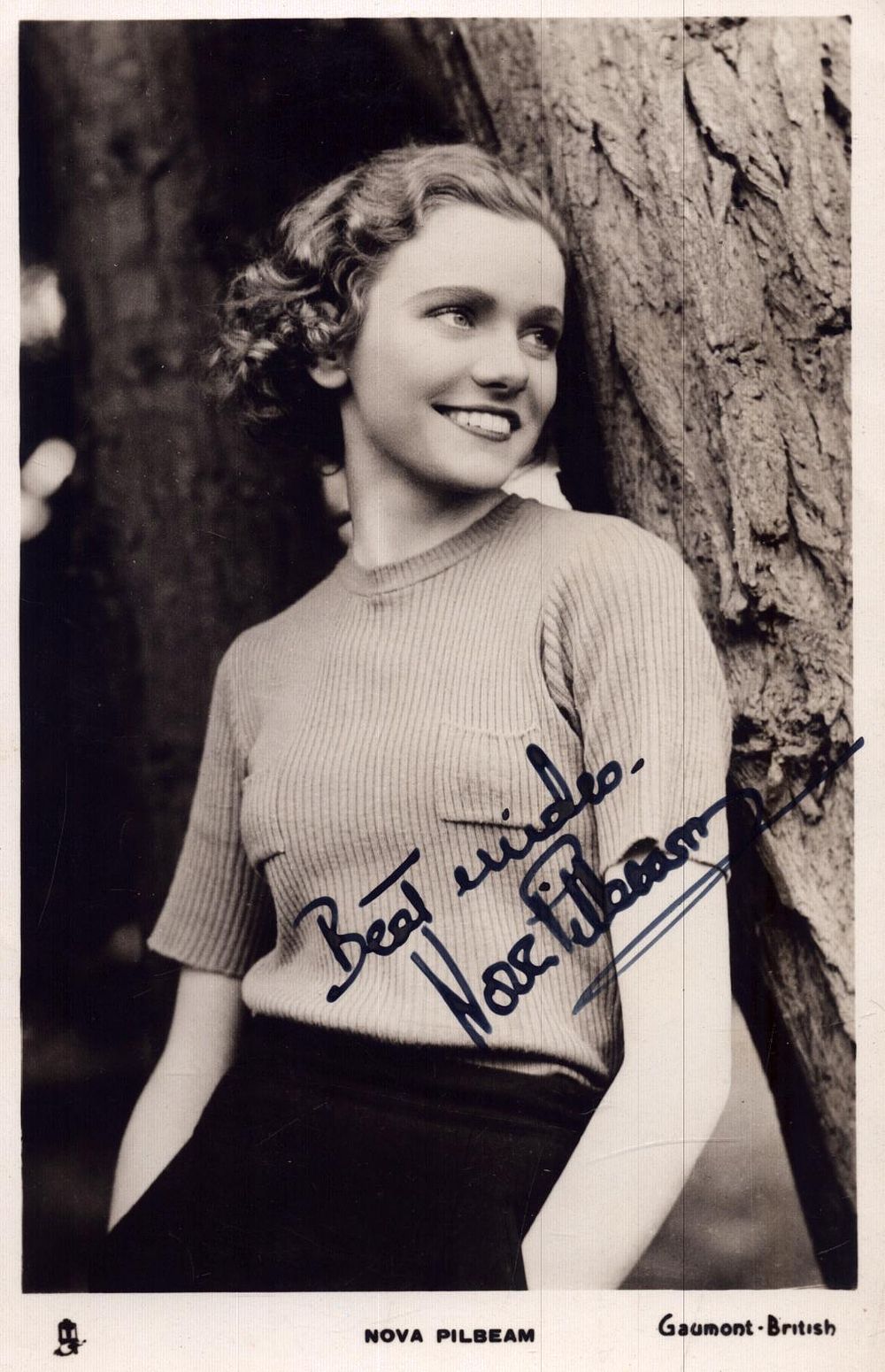 Lot 229: Nova Pilbeam signed 6x4inch black and white photo....