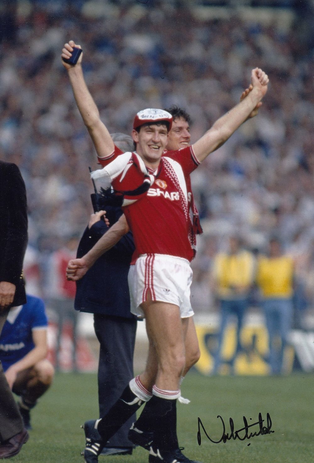 Lot 257: Autographed NORMAN WHITESIDE 12 x 8 Photo :...
