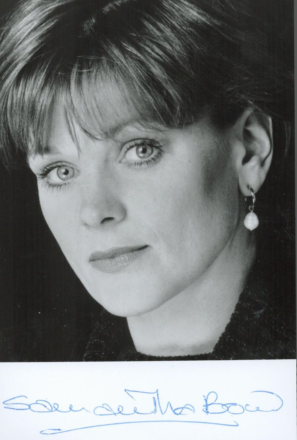 Lot 326: Samantha Bond signed black and white photo 6x4...