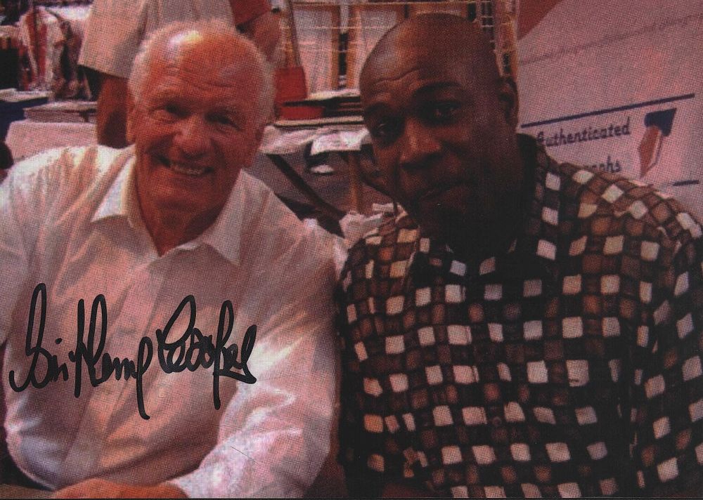 Lot 510: Sir Henry Cooper, OBE KSG 7x5 inch signed...