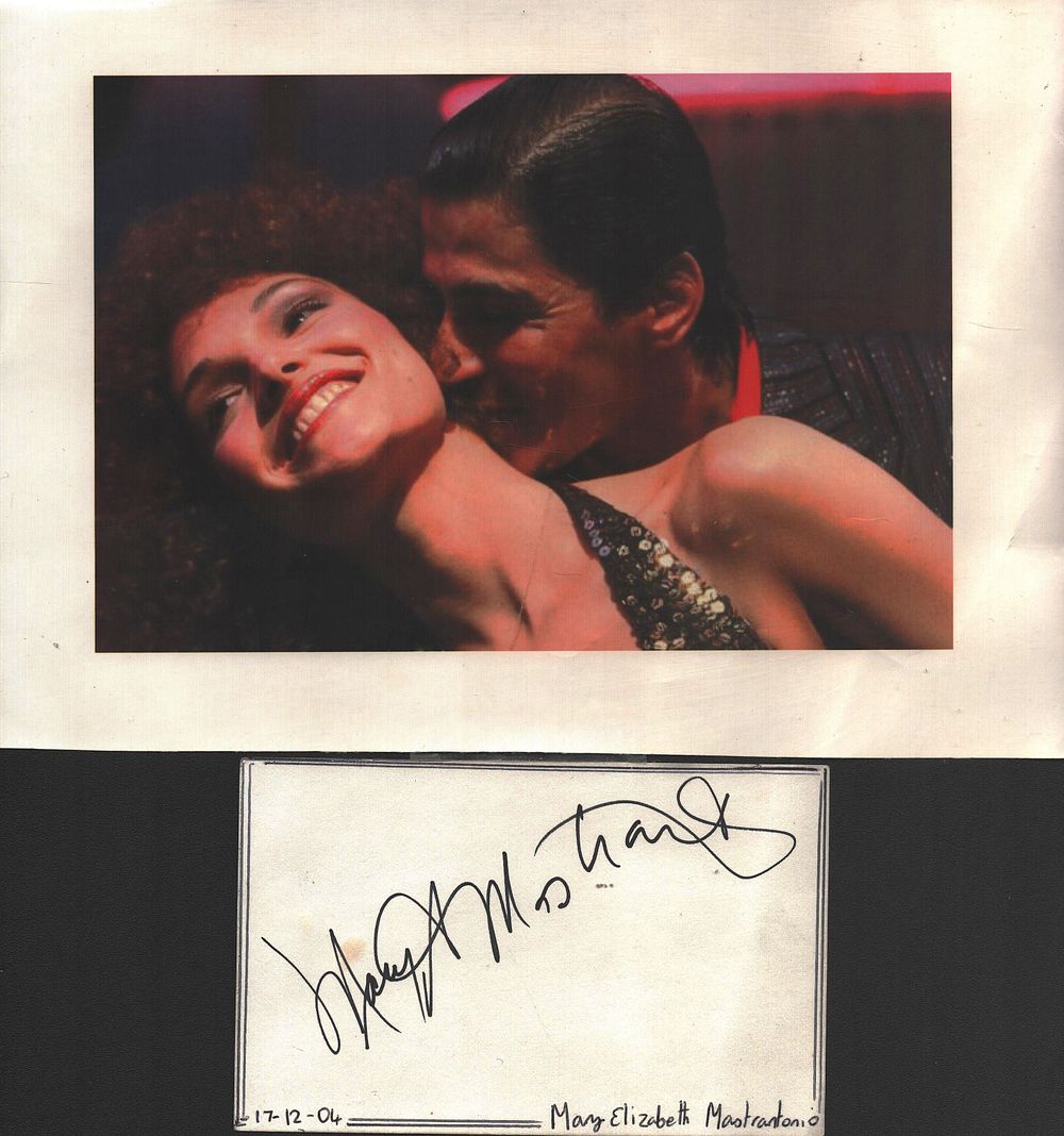 Lot 542: Mary Elizabeth Mastrantonio signed 5.5x3.5 inch Autograph page...
