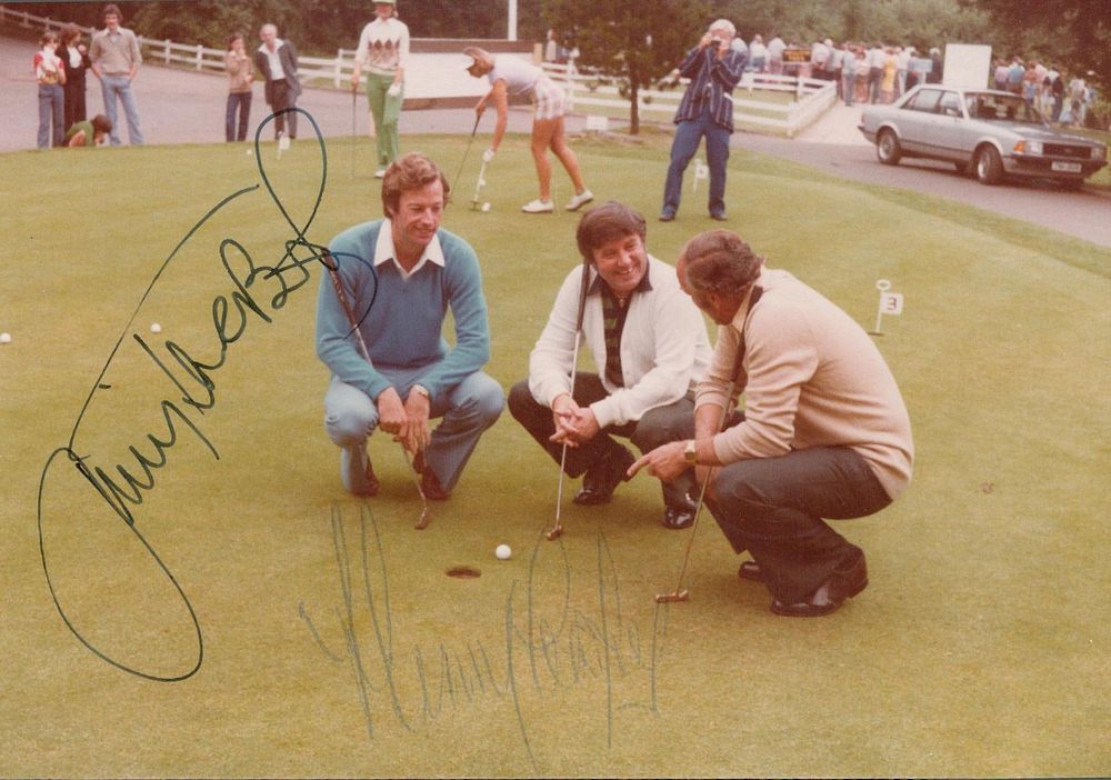 Lot 569: Jimmy Tarbuck and Henry Cooper signed candid colour...