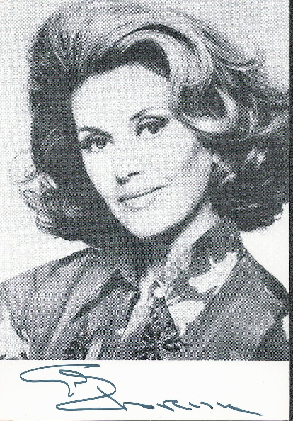 Lot 576: Cyd Charisse signed black and white photo card...