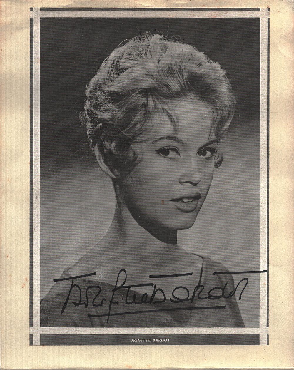 Lot 602: BRIGITTE BARDOT Actress signed 8x10 Picture . Good...