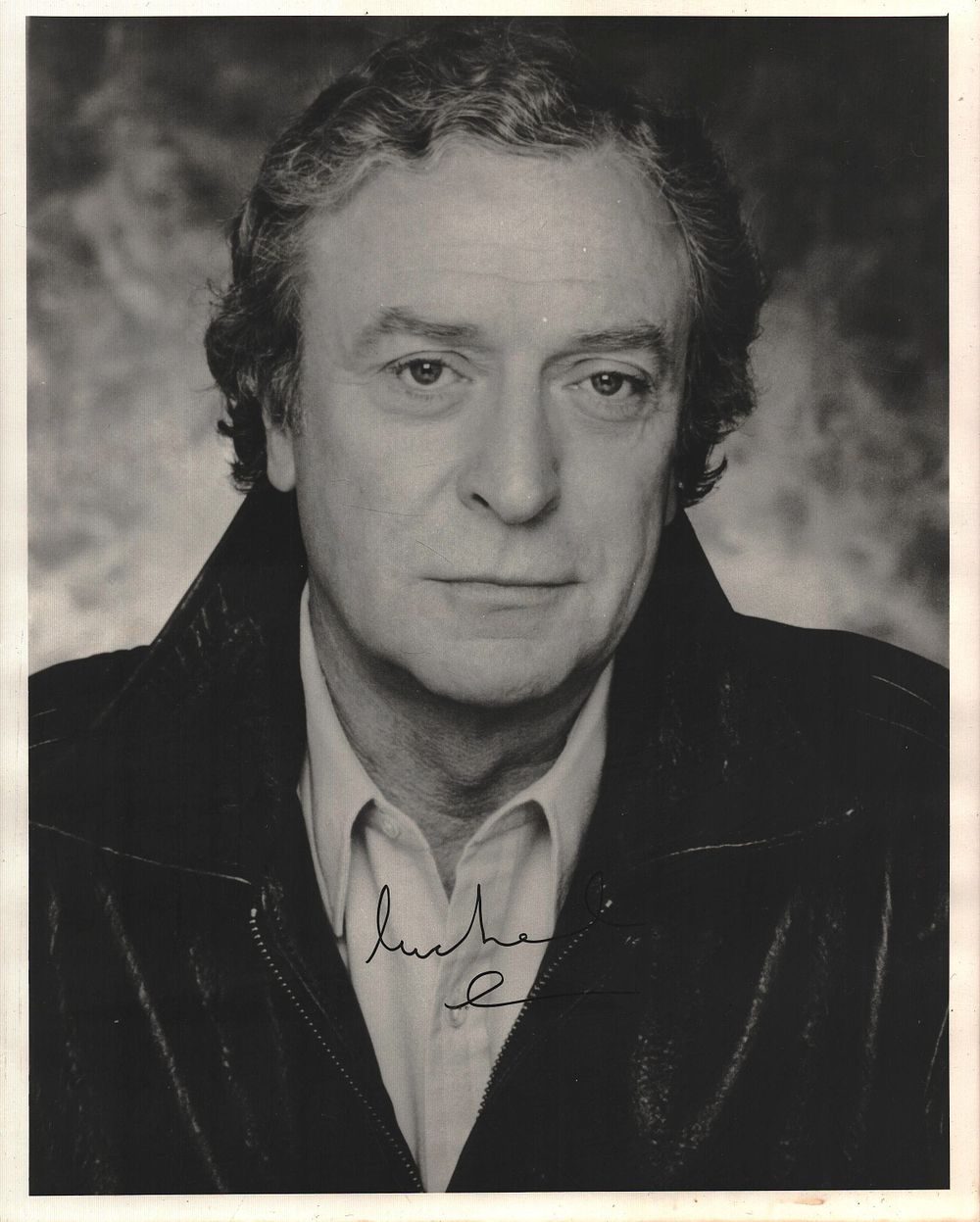 Lot 603: MICHAEL CAINE Actor signed 8x10 Photo . Good...