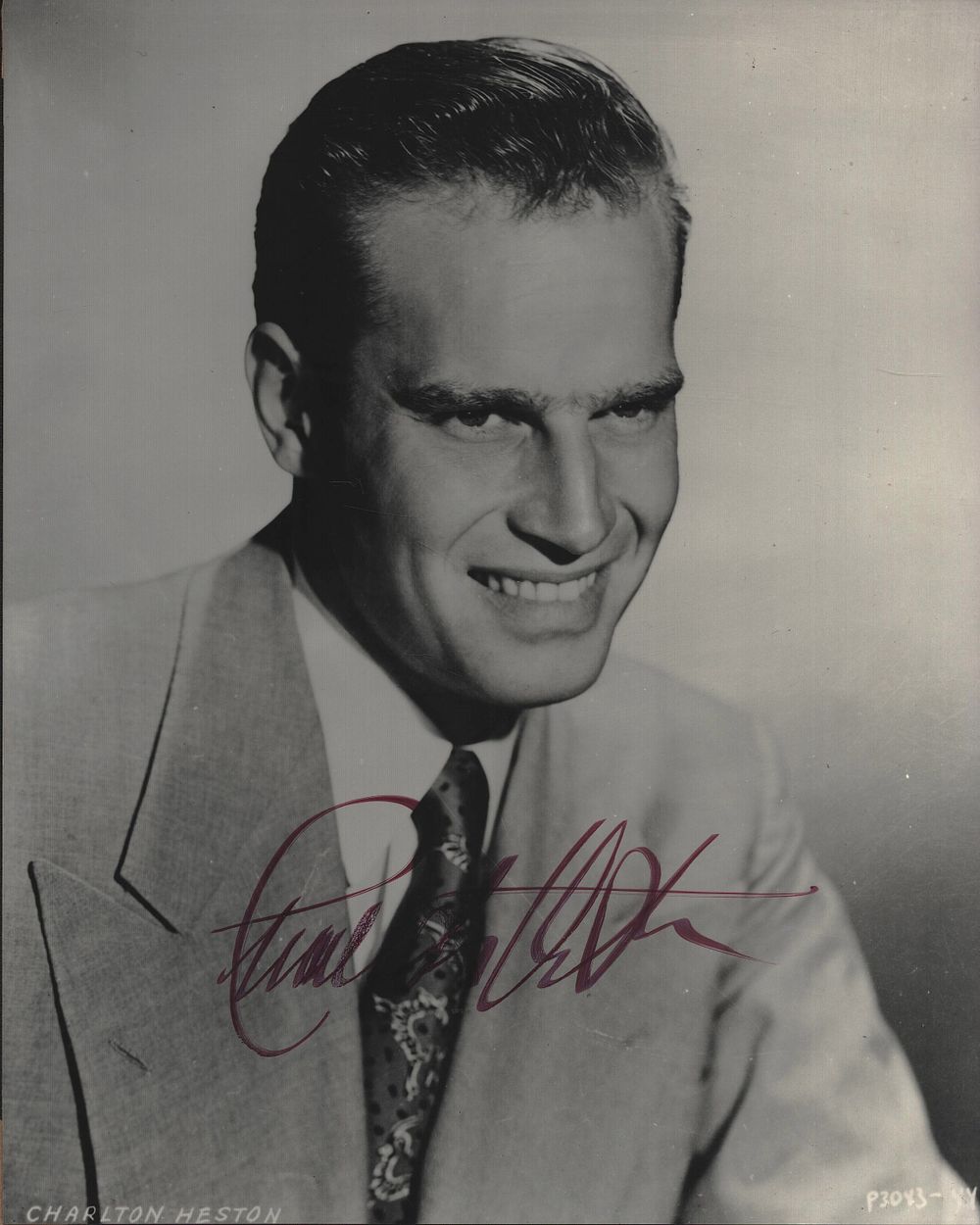 Lot 604: CHARLTON HESTON (1923-2008) Actor signed 8x10 Photo ....