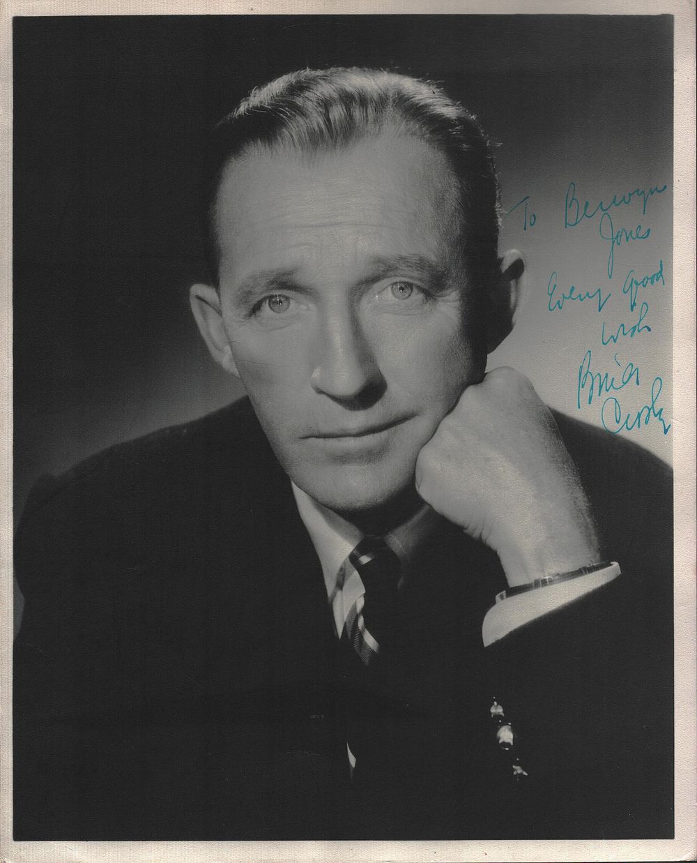 Lot 618: BING CROSBY (1903-1977) Singer/Actor signed 8x10 Photo ....
