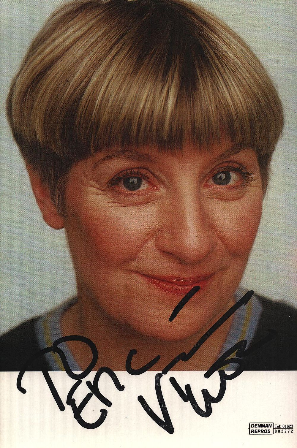 Lot 633: VICTORIA WOOD (1953-2016) Actress signed Promo Photo ....