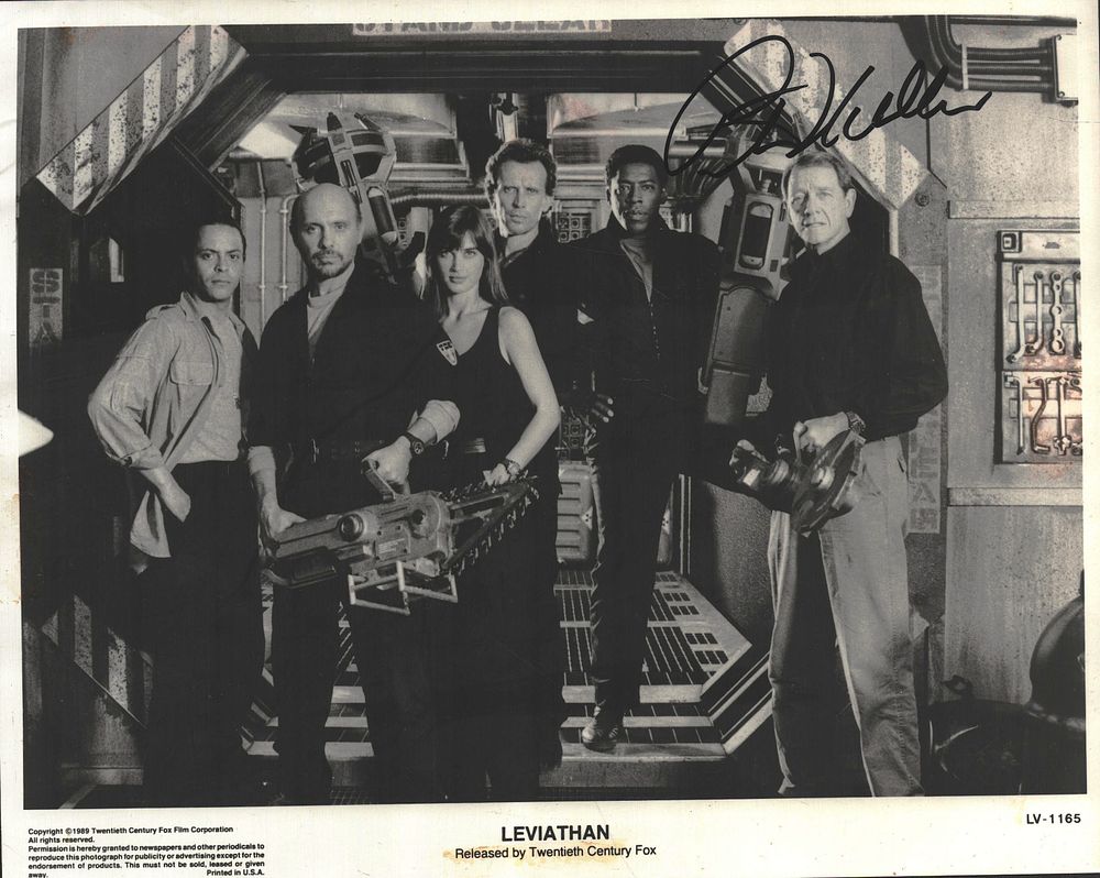 Lot 640: PETER WELLER Actor signed ‘Leviathan’ 8x10 Promo Photo...