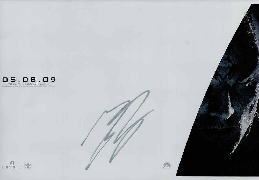 Lot 157: Eric Bana signed 12x8 Inch colour photo. 'Star...