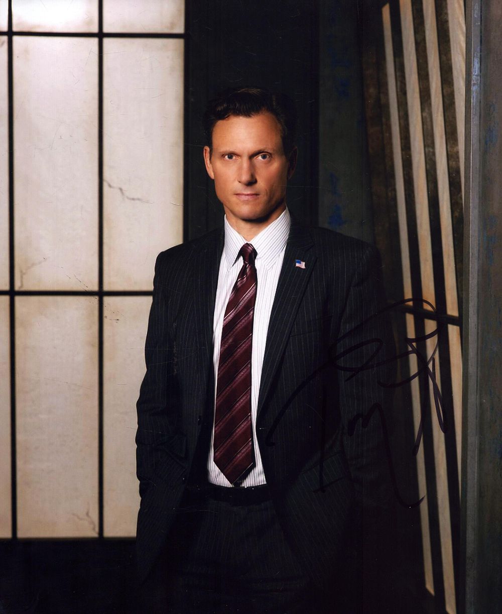 Lot 177: Tony Goldwyn signed 10x8 inch colour photo. Good...